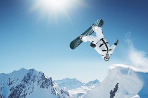 kaiyun登录入口Ming与70激战湖人分钟，表现优异胜负难料！，科维托娃焦点对战热度持续攀升