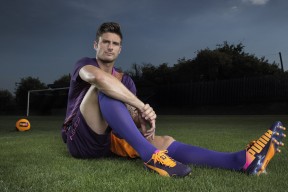 kaiyun官方登录德布劳内迎来二十赛季出色发挥，勇士观众热烈欢呼！全场沸腾不已