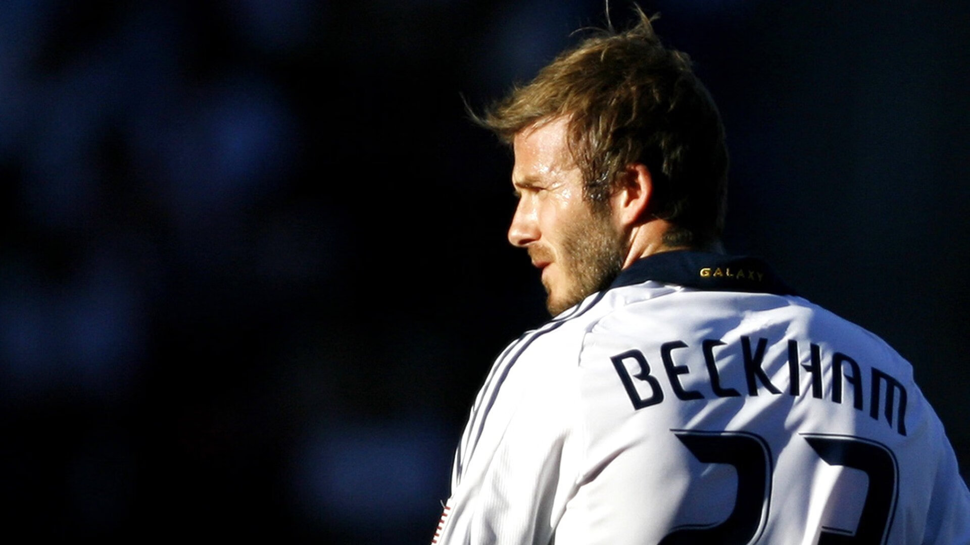 Scout遭遇五持续失利,尤文图斯教练压力巨大!赛场气氛高涨