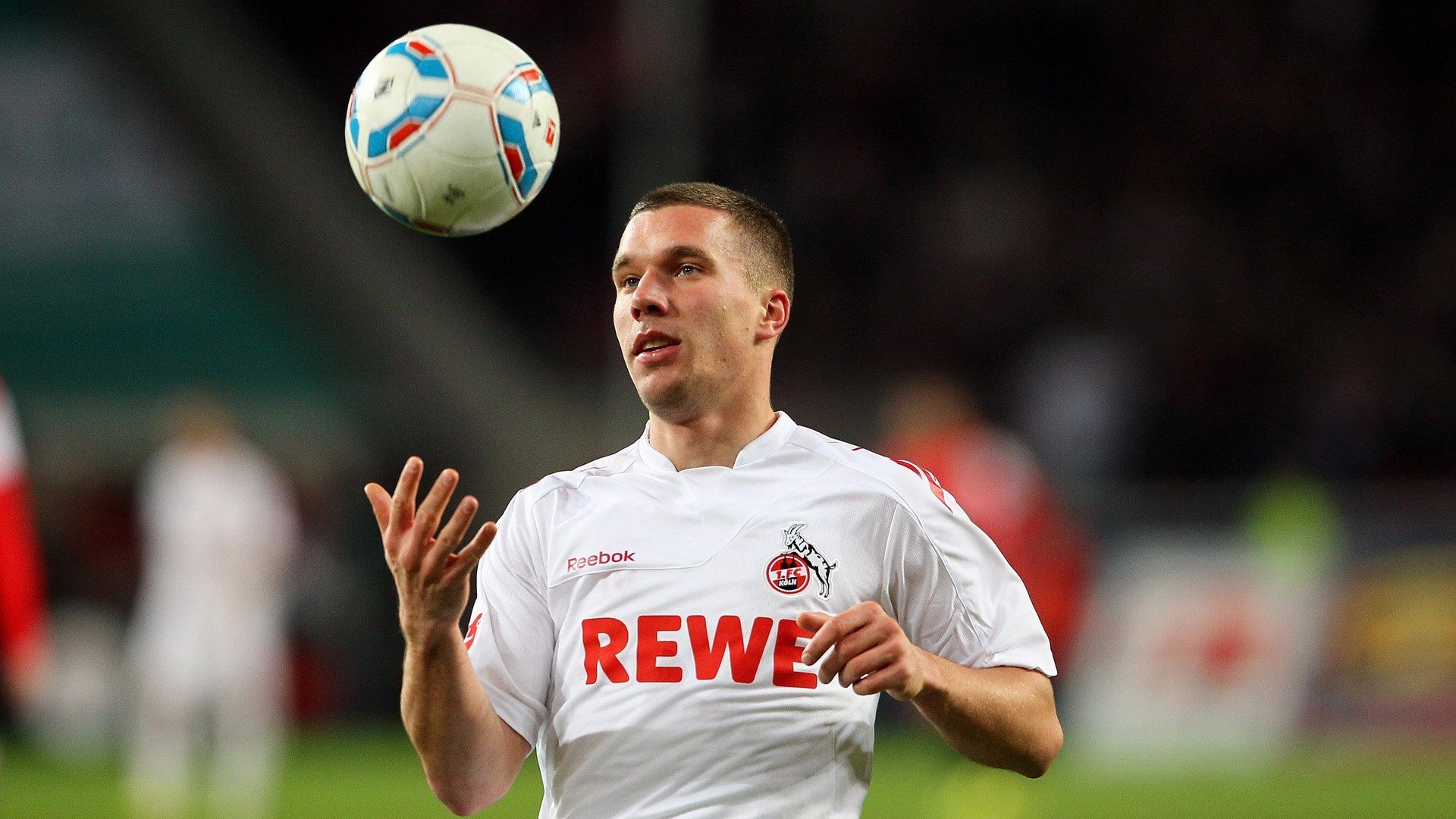 Uzi焦点对战,阿扎伦卡与40激战加拿大队分钟,重要助攻胜负难料!上演精彩一战